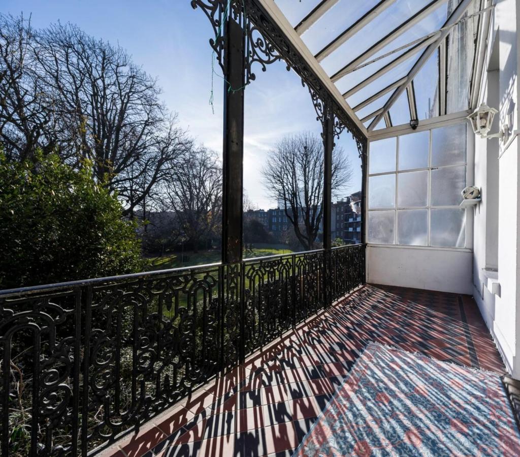Elegant Earl'S Court 2 Bedroom Flat Just 4 Minutes From Tube 伦敦 外观 照片