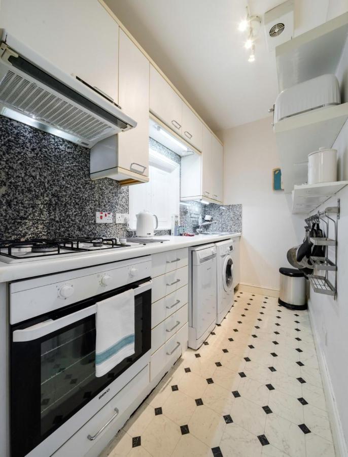 Elegant Earl'S Court 2 Bedroom Flat Just 4 Minutes From Tube 伦敦 外观 照片